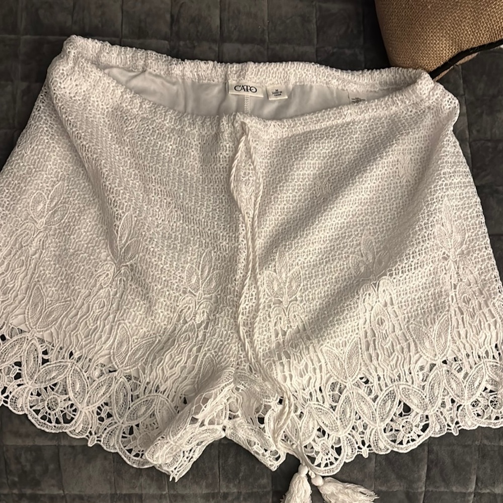 Women's White Lace Shorts